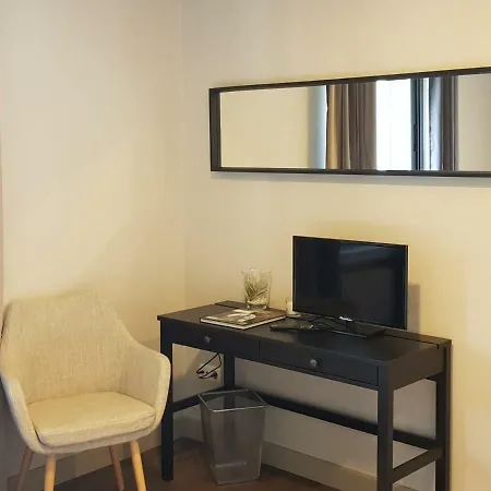 El Valles 2 Estrellas * 布里维斯卡