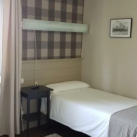 宾馆 El Valles 2 Estrellas 布里维斯卡